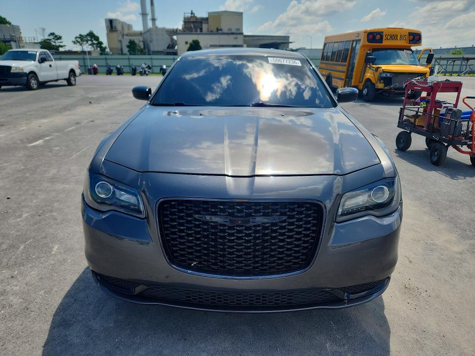 Продаж на аукціоні авто 2022 Chrysler 300, vin: 2C3CCAAG3NH131145, номер лоту: 60677236