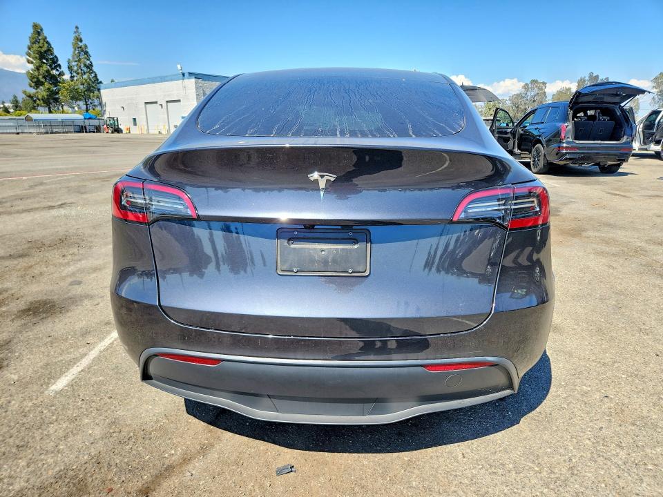 2025 Tesla Model Y მანქანა იყიდება აუქციონზე, vin: 7SAYGDED9SF250524, აუქციონის ნომერი: 61015506