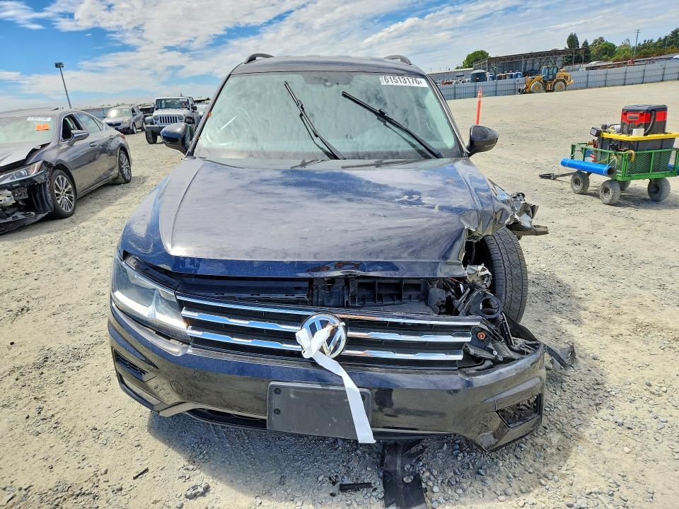 Продажа на аукционе авто 2018 Volkswagen Tiguan, vin: 3VV3B7AX1JM027154, номер лота: 61513176