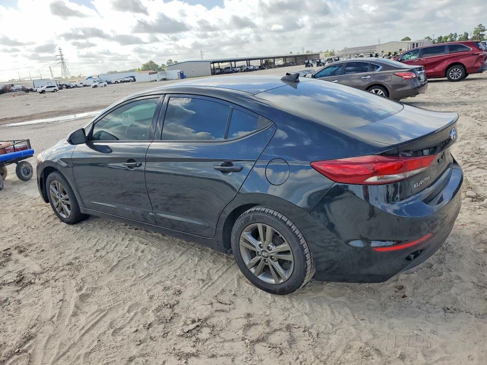 62943456 :رقم المزاد ، 5NPD84LF4HH011759 vin ، 2017 Hyundai Elantra مزاد بيع
