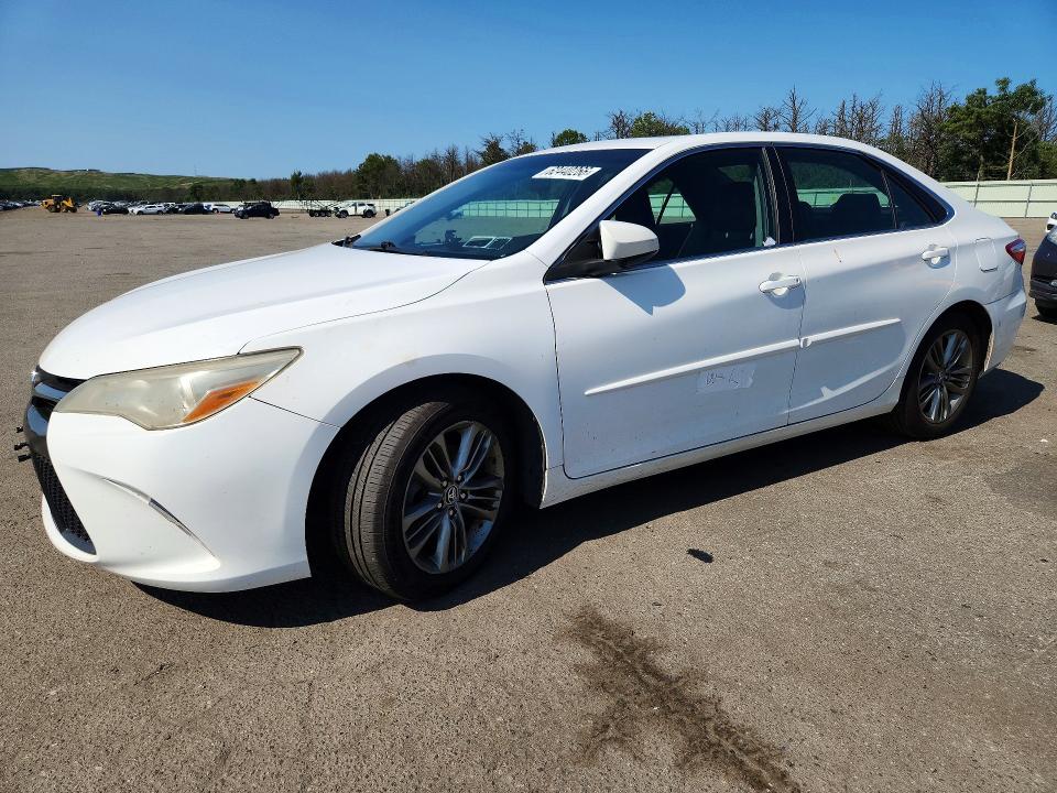 62440266 :رقم المزاد ، 4T1BF1FK8HU627115 vin ، 2017 Toyota Camry مزاد بيع