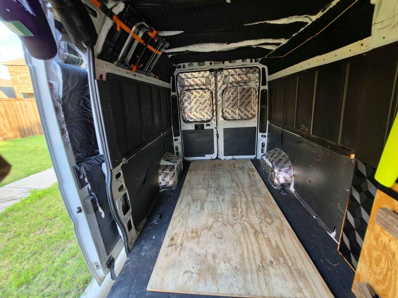 61342686 :رقم المزاد ، 3C6TRVDG5KE500437 vin ، 2019 Ram Promaster 2500 مزاد بيع