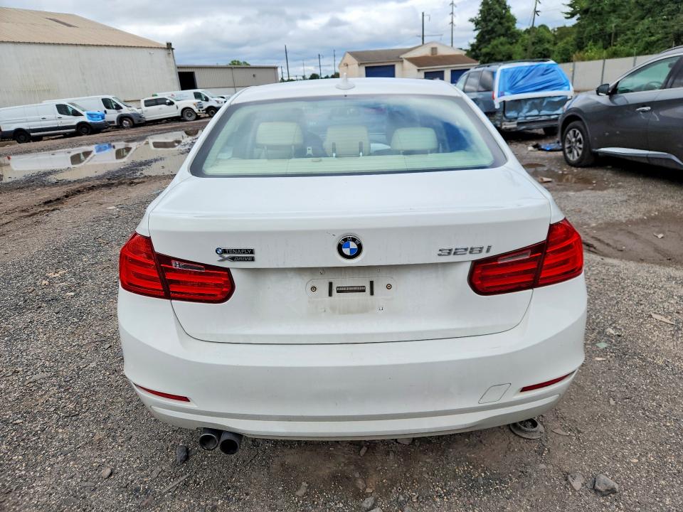 2013 Bmw 328 მანქანა იყიდება აუქციონზე, vin: WBA3B5G51DNS04219, აუქციონის ნომერი: 62780606