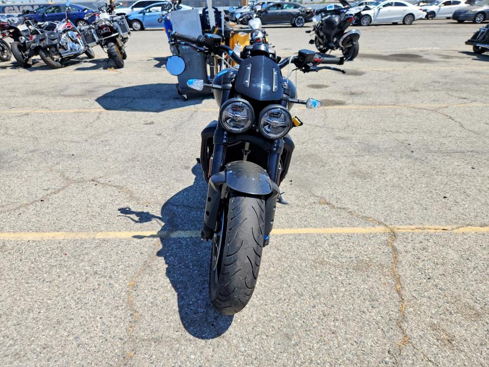2022 Triumph Motorcycle Rocket 3 მანქანა იყიდება აუქციონზე, vin: SMTG11JX5NTAH2881, აუქციონის ნომერი: 60762466
