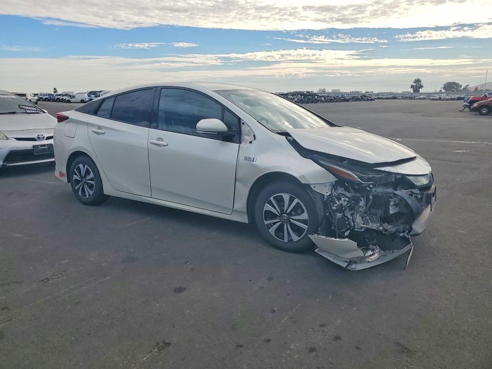 61794476 :رقم المزاد ، JTDKARFP2H3067112 vin ، 2017 Toyota Prius Prime مزاد بيع