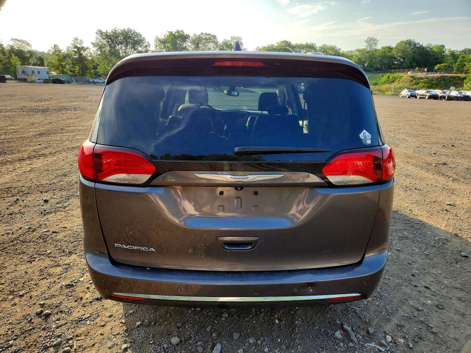 58603206 :رقم المزاد ، 2C4RC1BG4HR821196 vin ، 2017 Chrysler Pacifica مزاد بيع