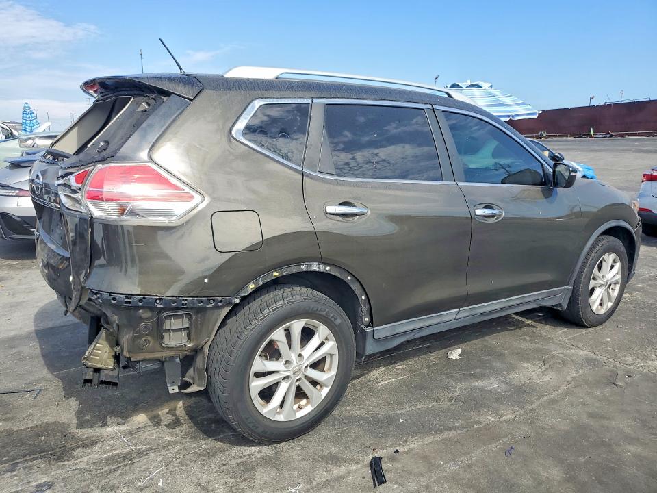 60886276 :رقم المزاد ، 5N1AT2MT7FC802043 vin ، 2015 Nissan Rogue مزاد بيع