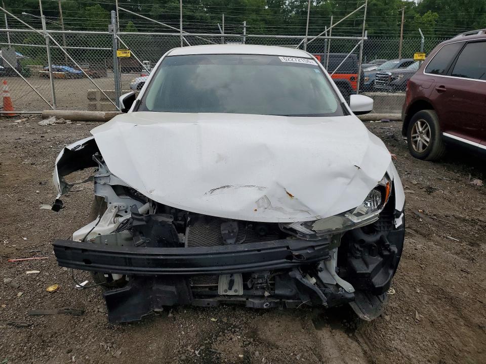 Продаж на аукціоні авто 2018 Nissan Sentra, vin: 3N1AB7AP4JY332312, номер лоту: 62272156