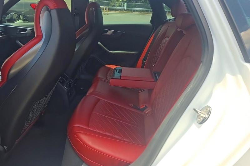 Продажа на аукционе авто 2019 Audi S4, vin: WAUC4AF41KA053138, номер лота: 61753896