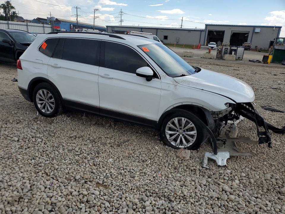 Продаж на аукціоні авто 2018 Volkswagen Tiguan, vin: 3VV2B7AX1JM096342, номер лоту: 61621466