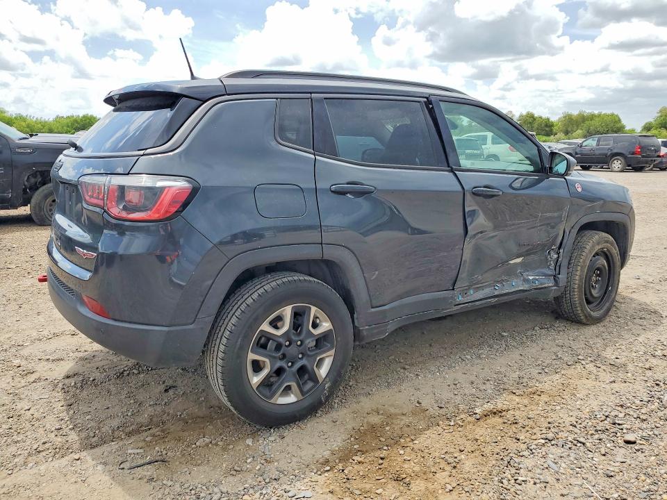 59805476 :رقم المزاد ، 3C4NJDDB0JT168649 vin ، 2018 Jeep Compass مزاد بيع