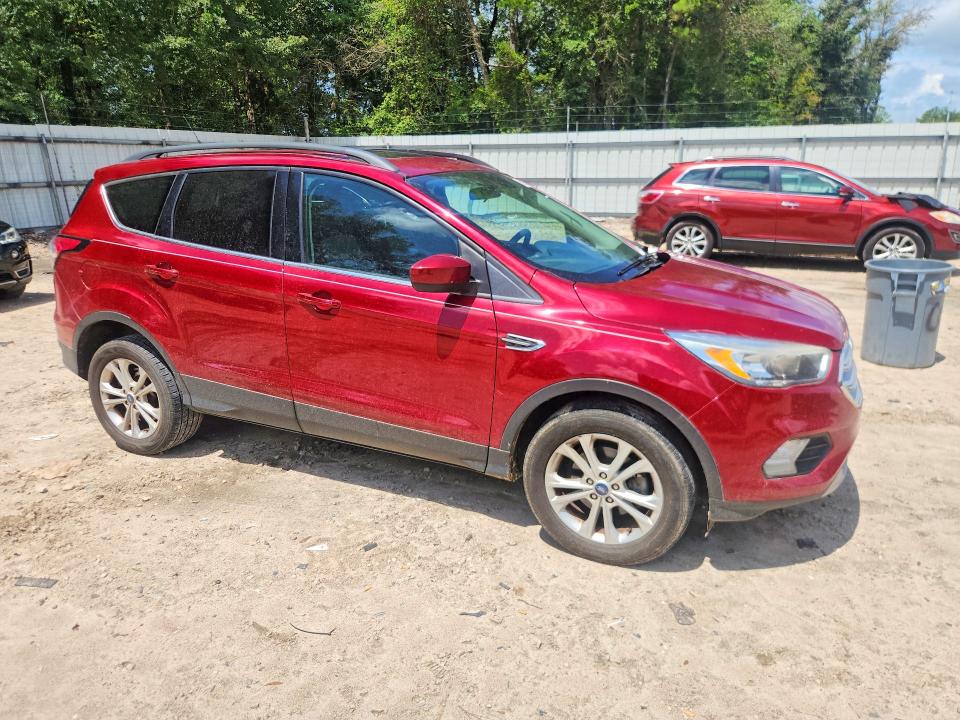 61283886 :رقم المزاد ، 1FMCU0GD1JUD17639 vin ، 2018 Ford Escape مزاد بيع