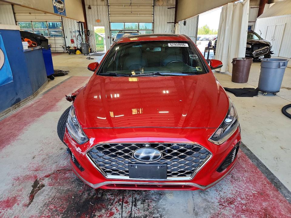 62959996 :رقم المزاد ، 5NPE34AB6JH675568 vin ، 2018 Hyundai Sonata مزاد بيع