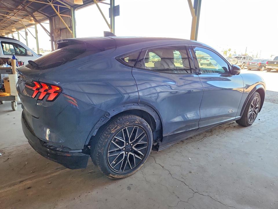 Продаж на аукціоні авто 2024 Ford Mustang Mach-e, vin: 3FMTK3R42RMA01901, номер лоту: 61300346