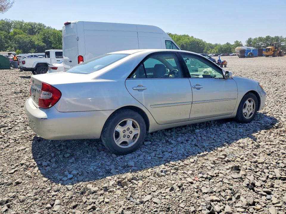 2003 Toyota Camry მანქანა იყიდება აუქციონზე, vin: 4T1BF32K03U547107, აუქციონის ნომერი: 61870376