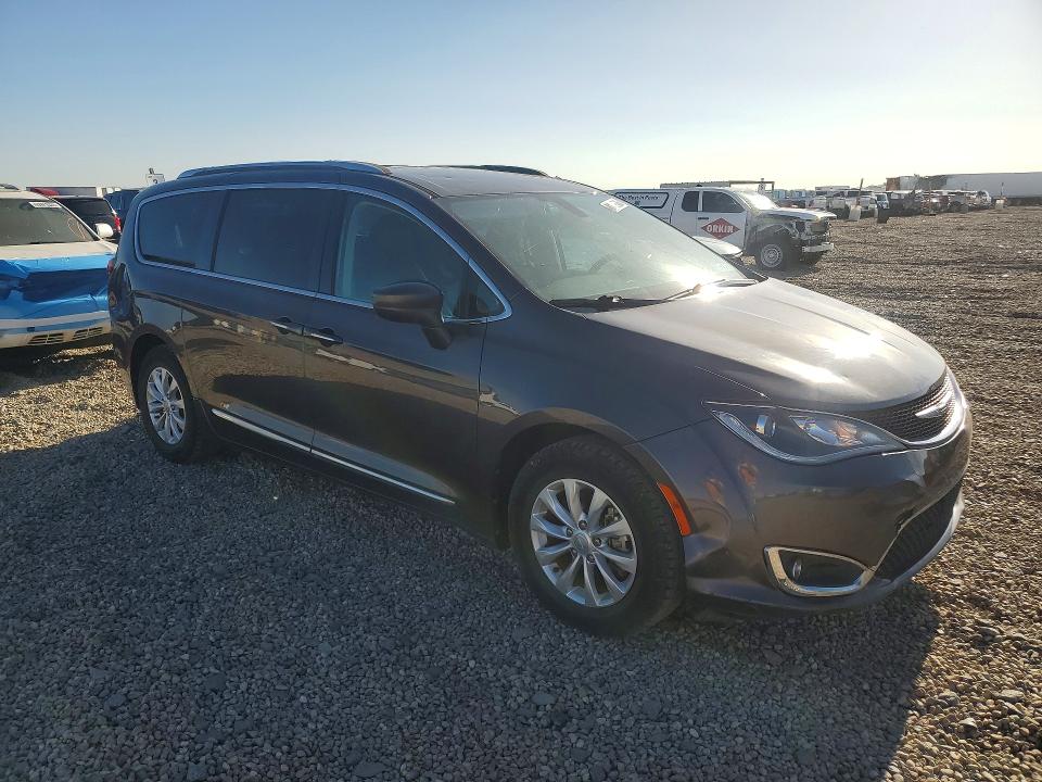 Продажа на аукционе авто 2018 Chrysler Pacifica, vin: 2C4RC1BG7JR148877, номер лота: 61710636