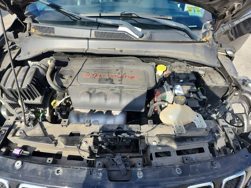 59870246 :رقم المزاد ، 3C4NJDBB5JT483899 vin ، 2018 Jeep Compass مزاد بيع