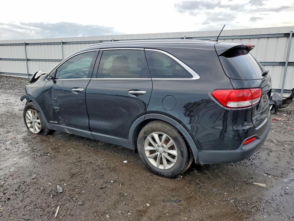 60626556 :رقم المزاد ، 5XYPGDA57HG292487 vin ، 2017 Kia Sorento مزاد بيع
