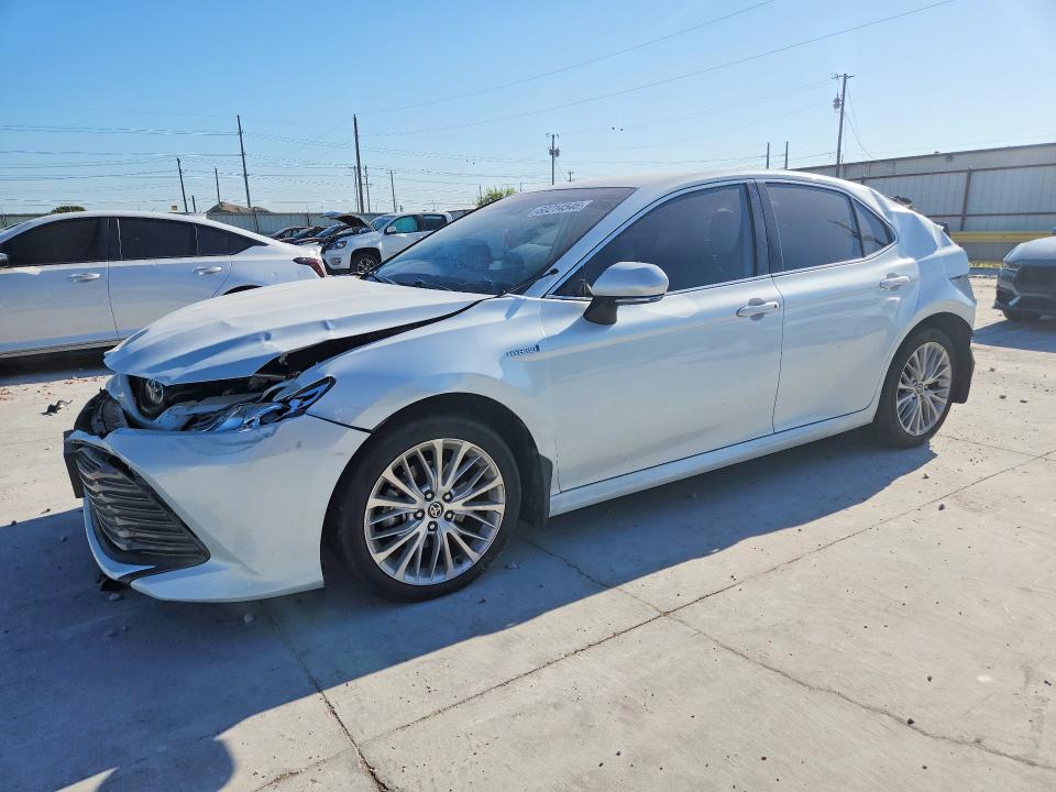 60214546 :رقم المزاد ، 4T1F31AK3LU541186 vin ، 2020 Toyota Camry مزاد بيع