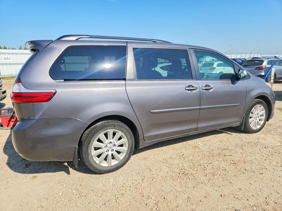 61426906 :رقم المزاد ، 5TDJK3DC8FS112409 vin ، 2015 Toyota Sienna Le مزاد بيع