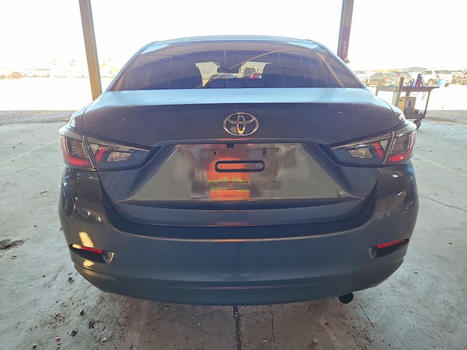 60493936 :رقم المزاد ، 3MYDLBYV1JY306413 vin ، 2018 Toyota Yaris Ia مزاد بيع