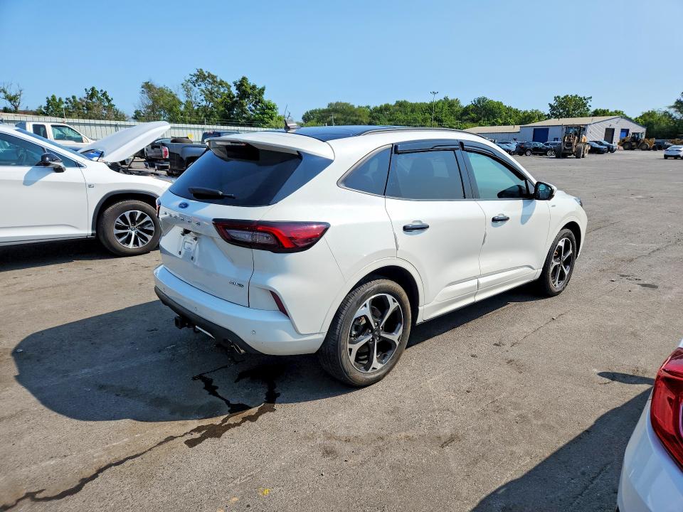 61796886 :رقم المزاد ، 1FMCU9NAXPUA96273 vin ، 2023 Ford Escape مزاد بيع