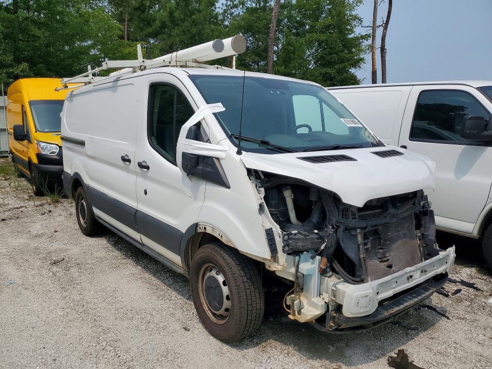 61618986 :رقم المزاد ، 1FTNE1YM0FKA87514 vin ، 2015 Ford Transit مزاد بيع