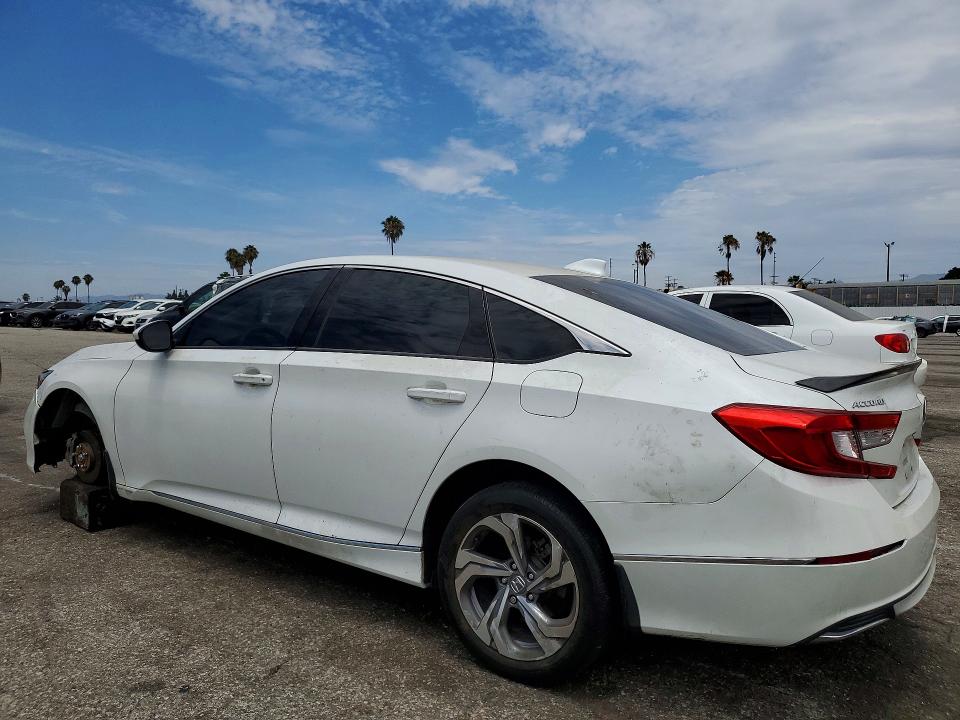 60693936 :رقم المزاد ، 1HGCV1F41JA018602 vin ، 2018 Honda Accord مزاد بيع
