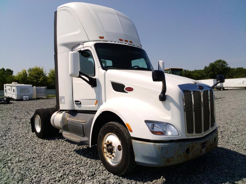 61973606 :رقم المزاد ، 1XPBA48X2GD339861 vin ، 2016 Peterbilt 579 مزاد بيع