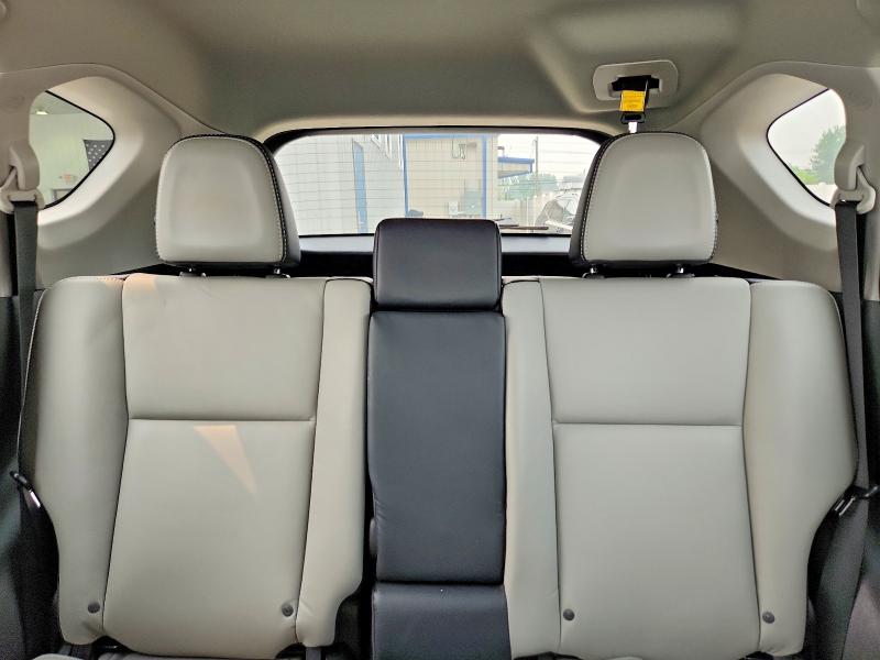 Продаж на аукціоні авто 2017 Toyota Rav4, vin: 2T3DFREV9HW650039, номер лоту: 61742966