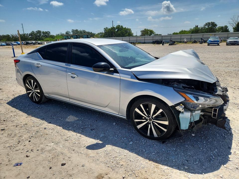 63415476 :رقم المزاد ، 1N4BL4CV5NN401932 vin ، 2022 Nissan Altima مزاد بيع