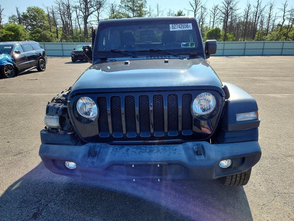 62742656 :رقم المزاد ، 1C4GJXAG2LW301984 vin ، 2020 Jeep Wrangler مزاد بيع