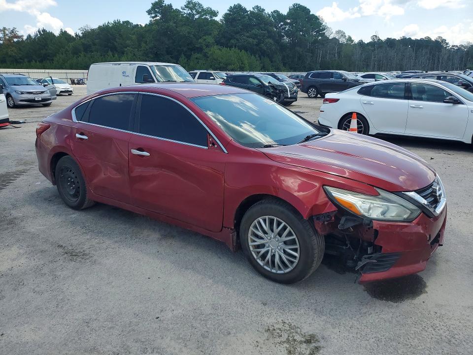 Продажа на аукционе авто 2018 Nissan Altima, vin: 1N4AL3AP0JC127684, номер лота: 61648176