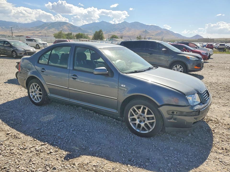 60395556 :رقم المزاد ، 3VWRA69M04M027678 vin ، 2004 Volkswagen Jetta مزاد بيع