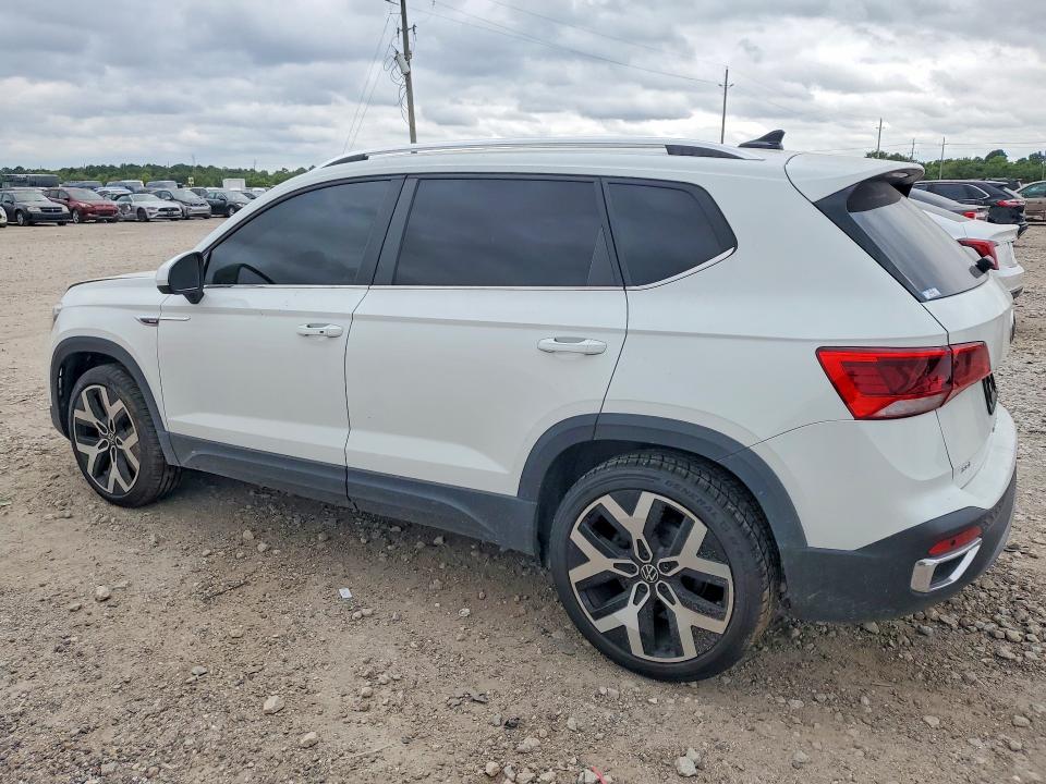Продажа на аукционе авто 2022 Volkswagen Taos, vin: 3VV2X7B2XNM066315, номер лота: 62257516