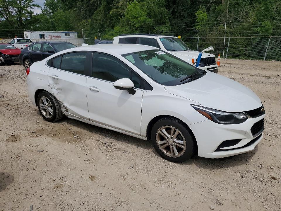 61106526 :رقم المزاد ، 1G1BE5SM6H7239510 vin ، 2017 Chevrolet Cruze مزاد بيع