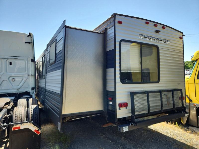 2020 Forest River Cherokee 304bh მანქანა იყიდება აუქციონზე, vin: 4X4TCKF2XLX143567, აუქციონის ნომერი: 62460716