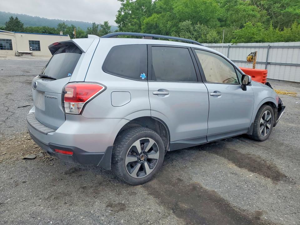 2018 Subaru Forester მანქანა იყიდება აუქციონზე, vin: JF2SJAGC5JH426900, აუქციონის ნომერი: 60022086