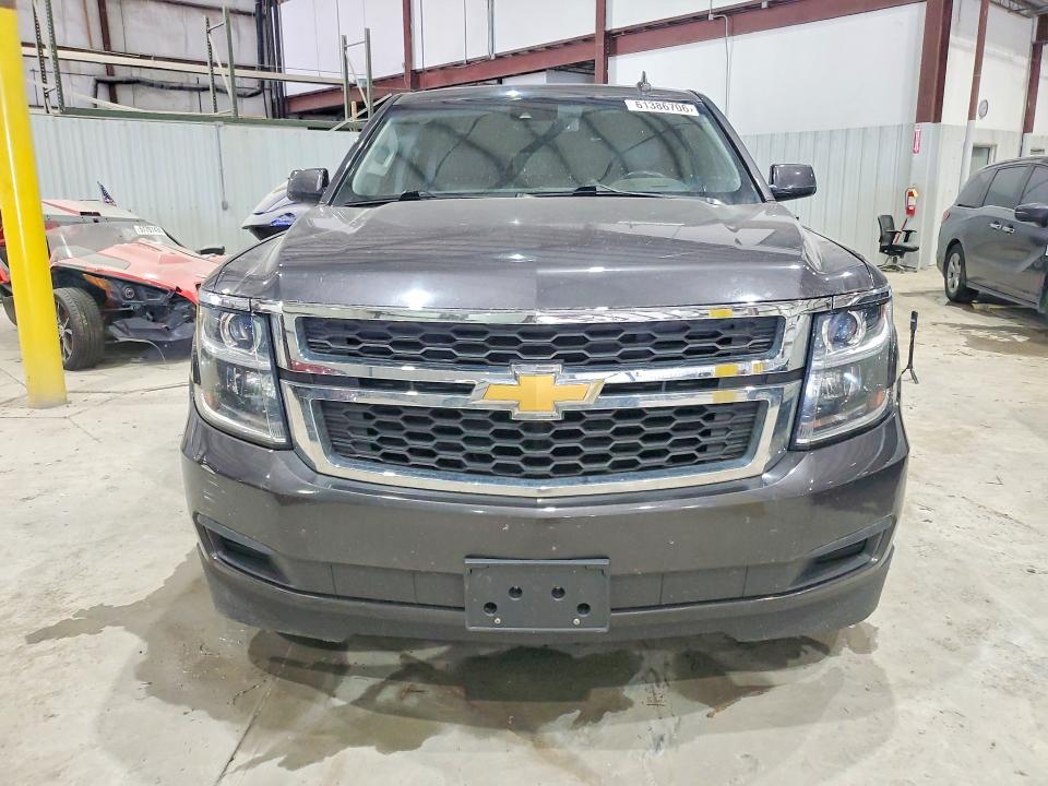 61386706 :رقم المزاد ، 1GNSKHKC3HR240845 vin ، 2017 Chevrolet Suburban مزاد بيع
