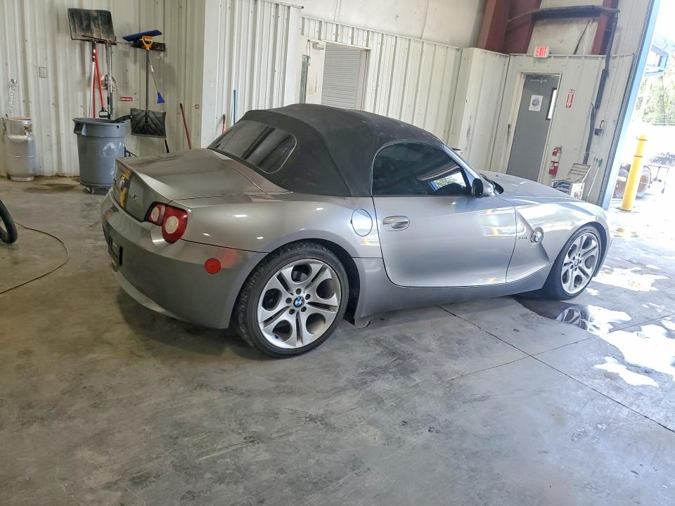60919046 :رقم المزاد ، 4USBT53545LT28509 vin ، 2005 Bmw Z4 مزاد بيع
