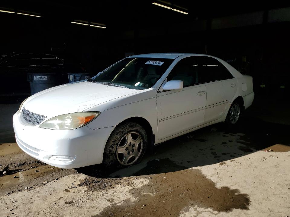 62985126 :رقم المزاد ، 4T1BE32K42U038266 vin ، 2002 Toyota Camry مزاد بيع