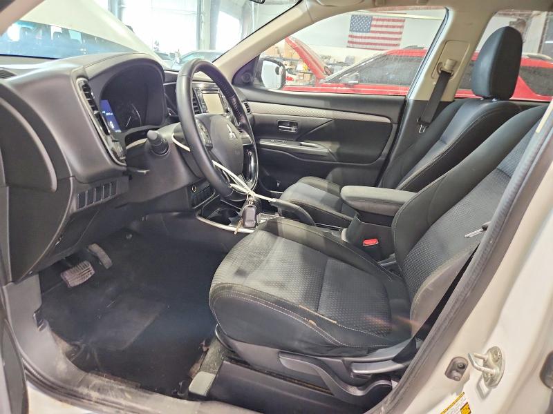 61122566 :رقم المزاد ، JA4AZ2A32HZ008567 vin ، 2017 Mitsubishi Outlander مزاد بيع