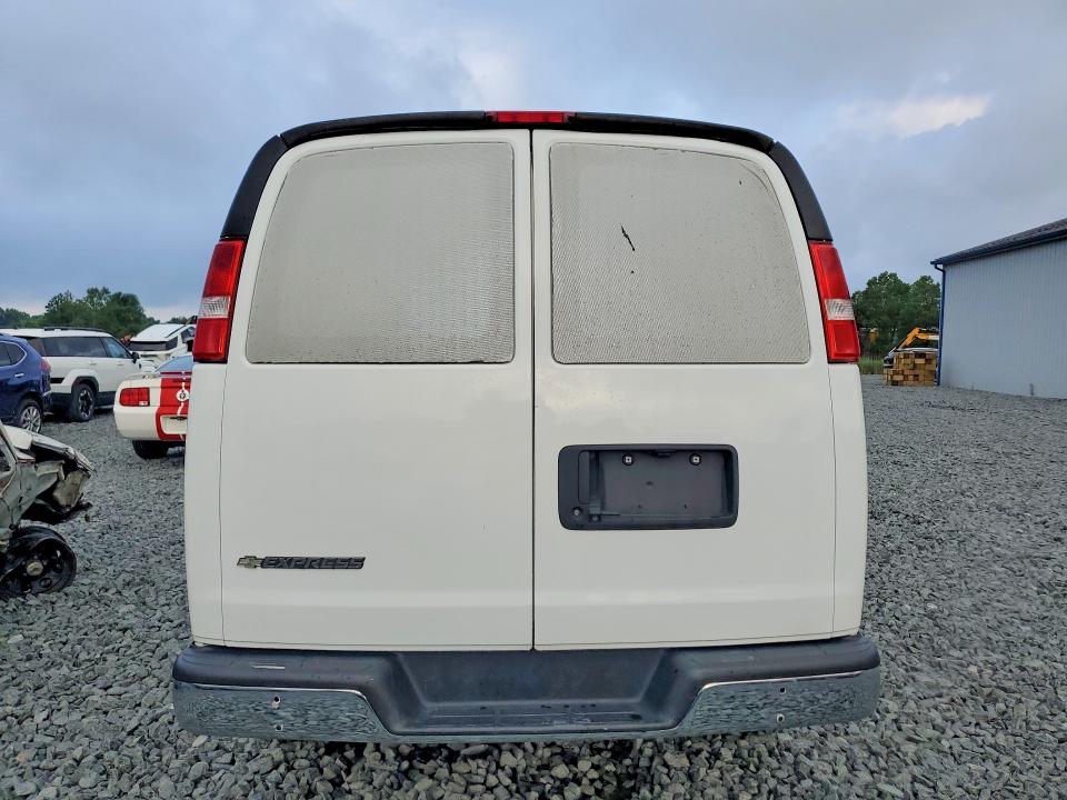 59620486 :رقم المزاد ، 1GCWGAF72M1150322 vin ، 2021 Chevrolet Express 2500 مزاد بيع