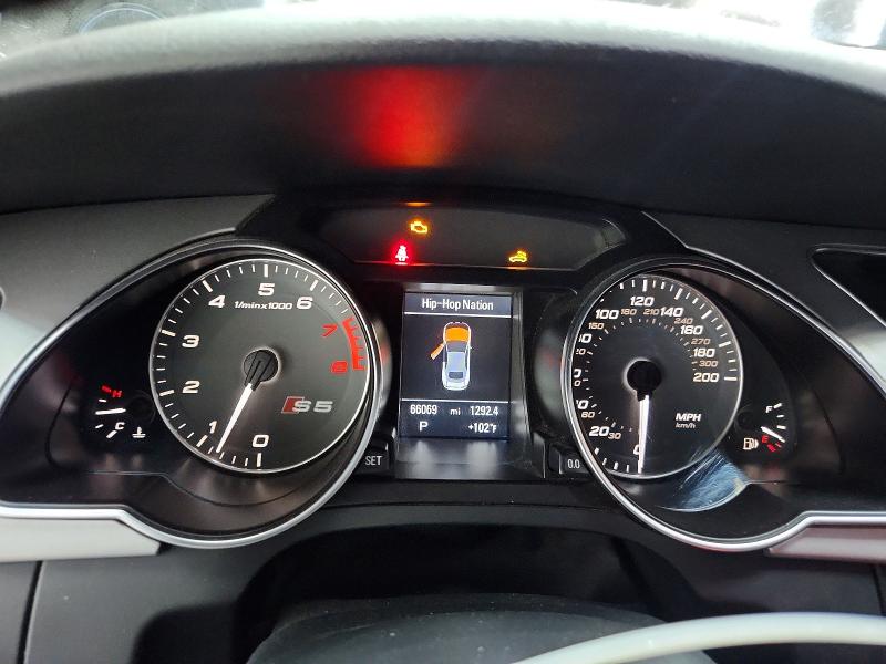60175136 :رقم المزاد ، WAUVGAFH5BN021675 vin ، 2011 Audi S5 مزاد بيع