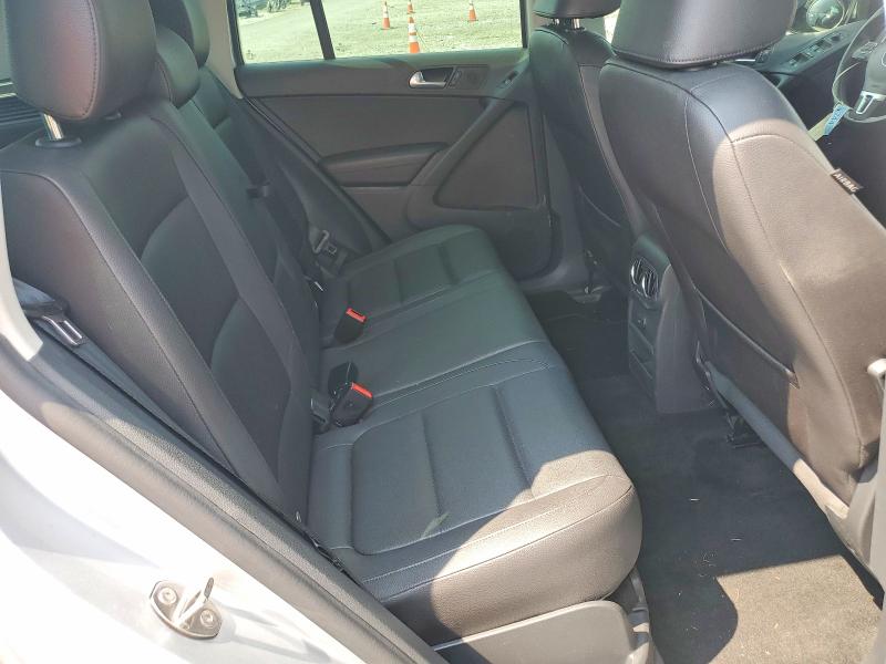 59959246 :رقم المزاد ، WVGAV7AX0HK026555 vin ، 2017 Volkswagen Tiguan مزاد بيع