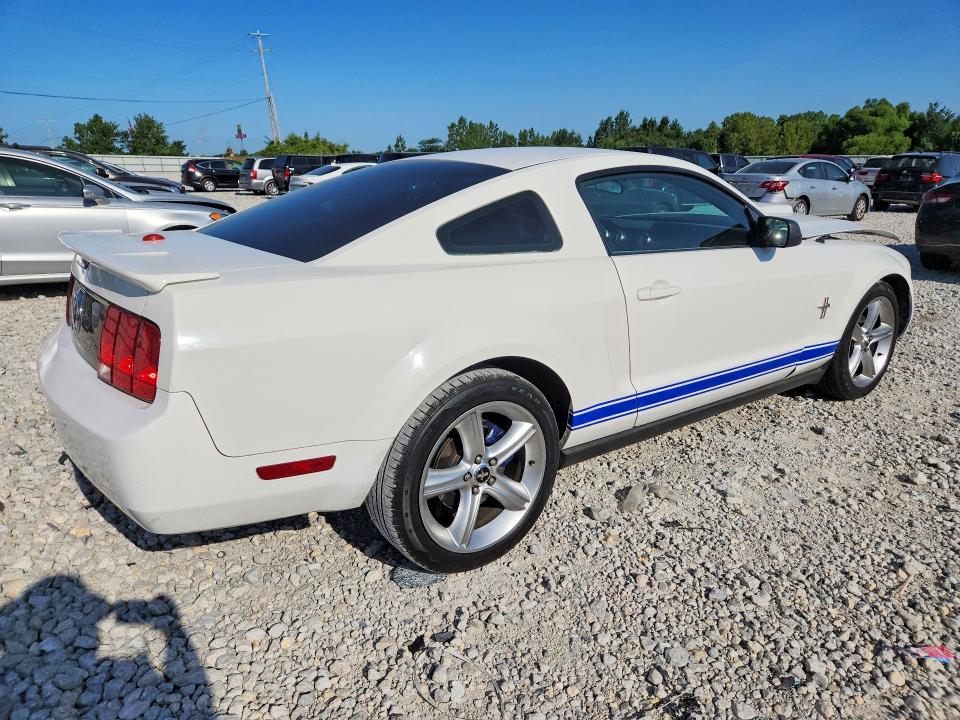 62232726 :رقم المزاد ، 1ZVFT80N975359045 vin ، 2007 Ford Mustang مزاد بيع