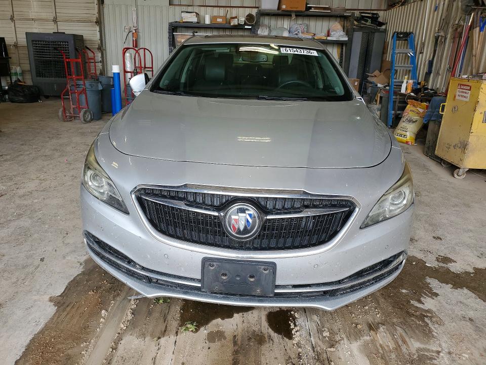 61543736 :رقم المزاد ، 1G4ZR5SS7JU122319 vin ، 2018 Buick Lacrosse مزاد بيع