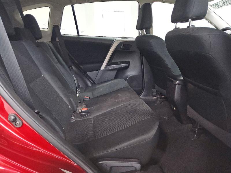 58328676 :رقم المزاد ، 2T3BFREV1JW743988 vin ، 2018 Toyota Rav4 مزاد بيع