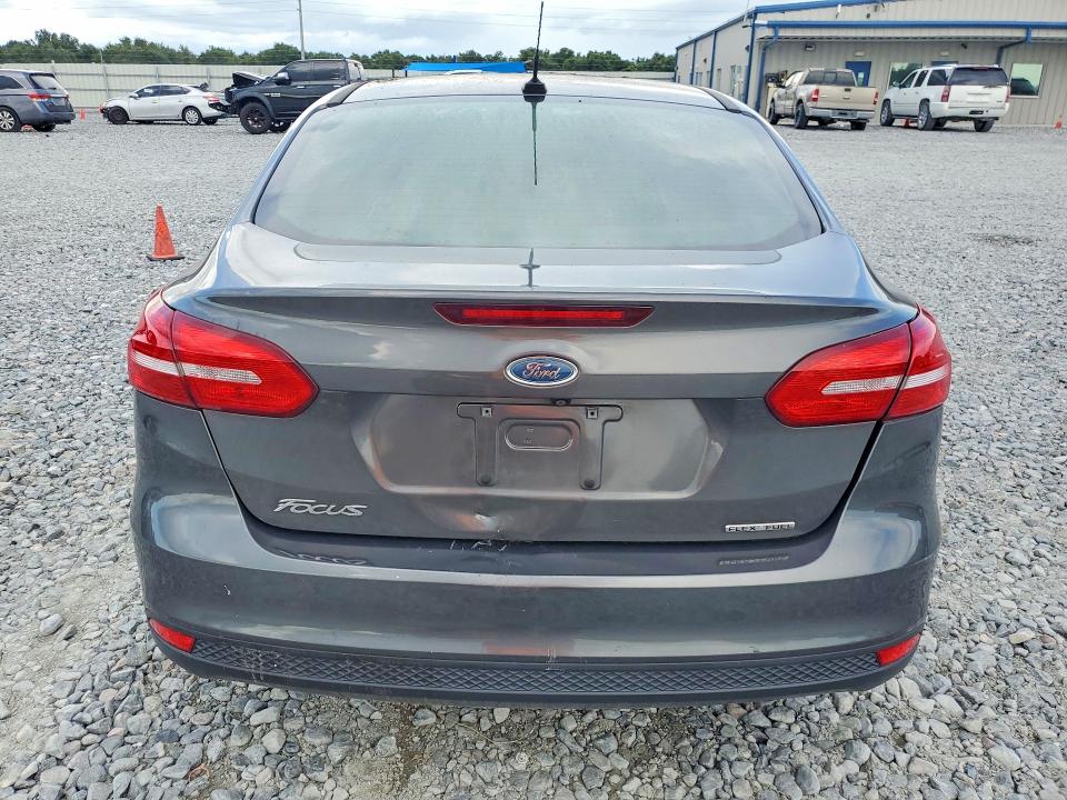 60113446 :رقم المزاد ، 1FADP3E26FL271313 vin ، 2015 Ford Focus مزاد بيع