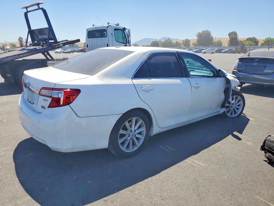 Продажа на аукционе авто 2013 Toyota Camry Hybrid, vin: 4T1BD1FKXDU077612, номер лота: 62836466